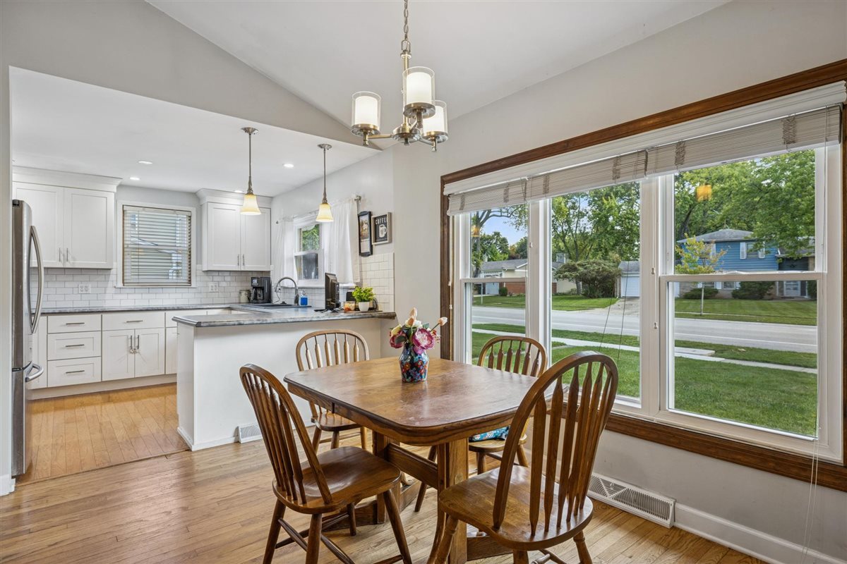 1426 E Anderson Drive, Palatine, IL 60074