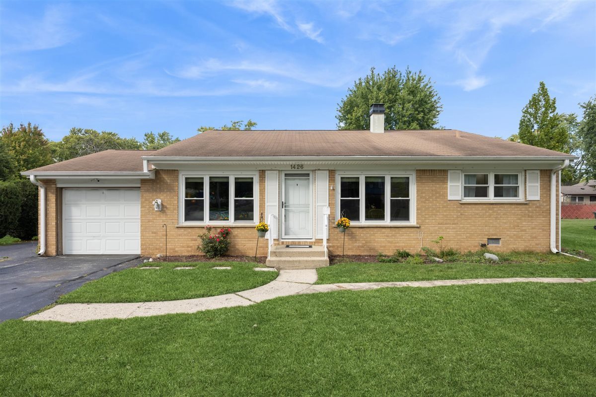 1426 E Anderson Drive, Palatine, IL 60074