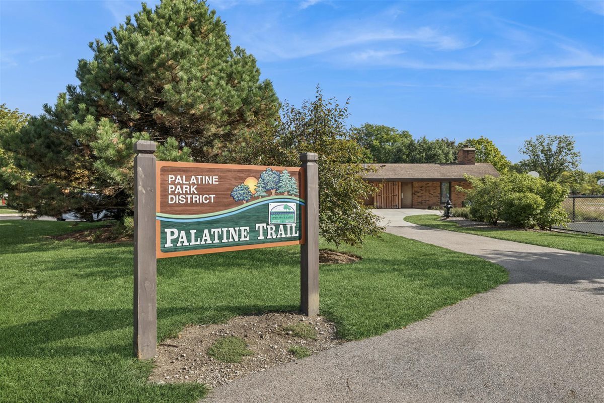 1426 E Anderson Drive, Palatine, IL 60074