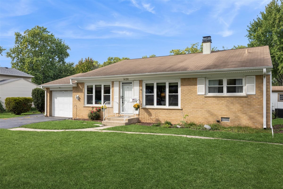 1426 E Anderson Drive, Palatine, IL 60074