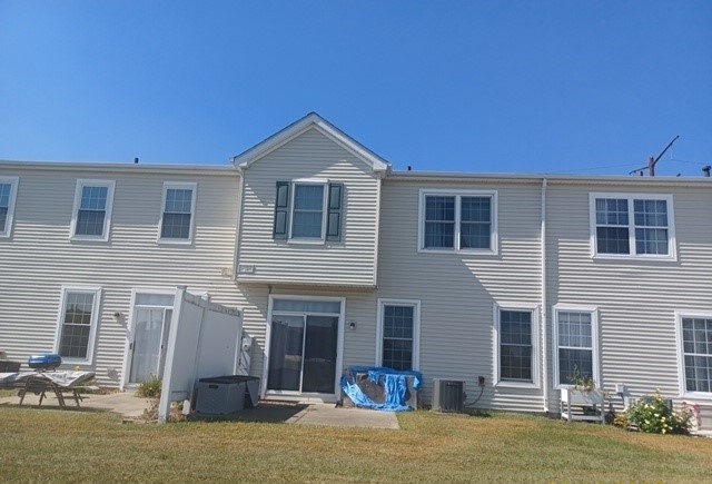 228 Parkside Drive, Shorewood, IL 60404