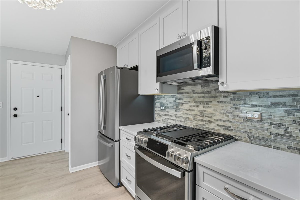 6877 W Mount Vernon Court #4-A, Gurnee, IL 60031