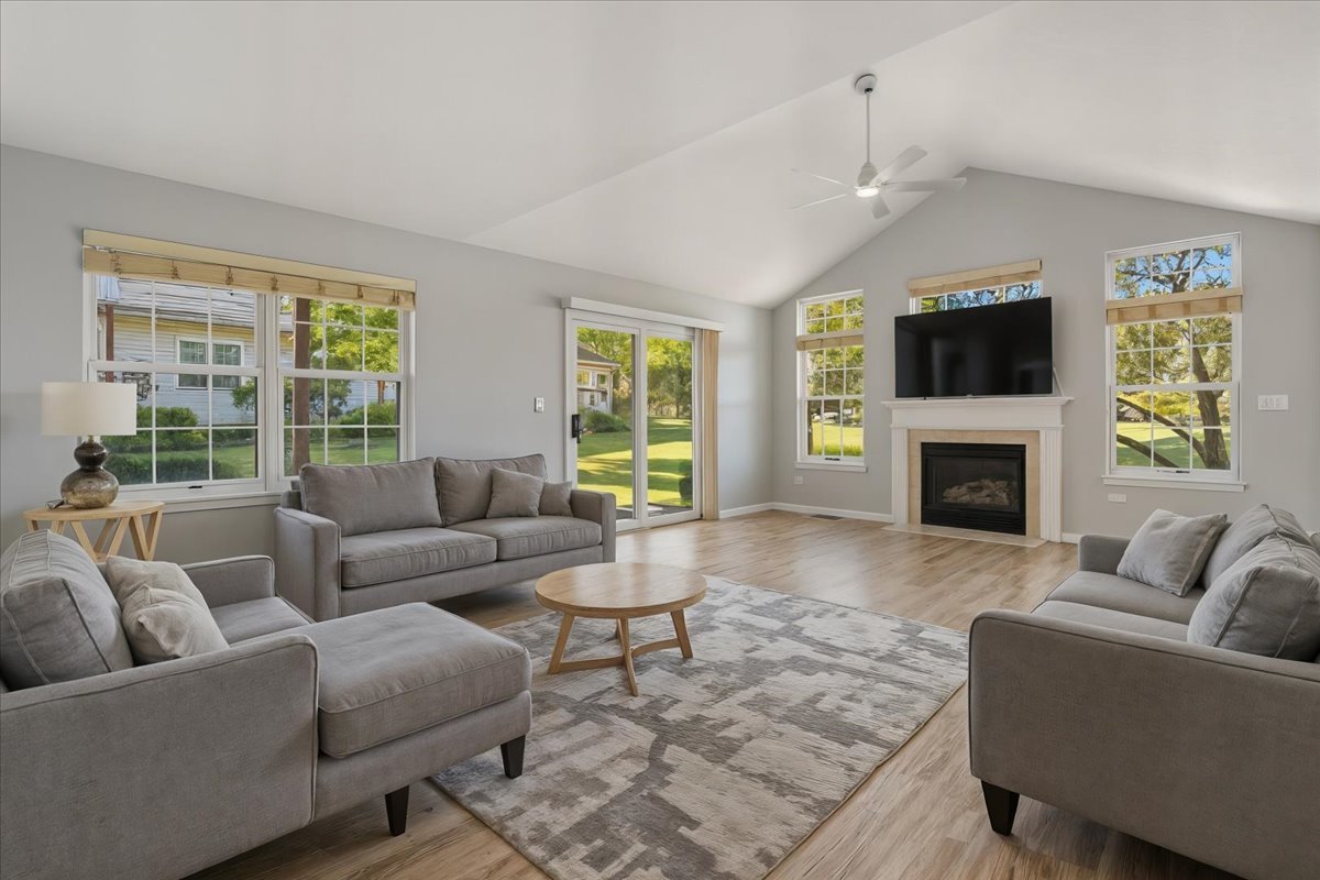 6877 W Mount Vernon Court #4-A, Gurnee, IL 60031