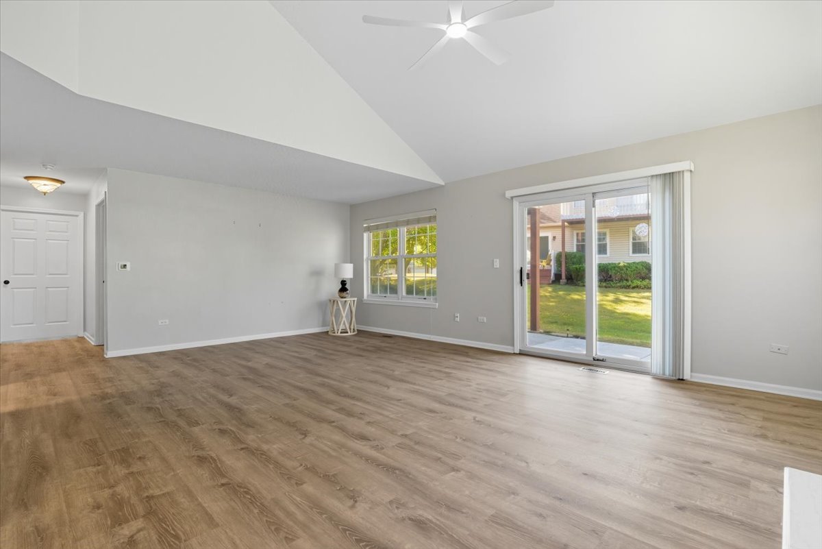 6877 W Mount Vernon Court #4-A, Gurnee, IL 60031