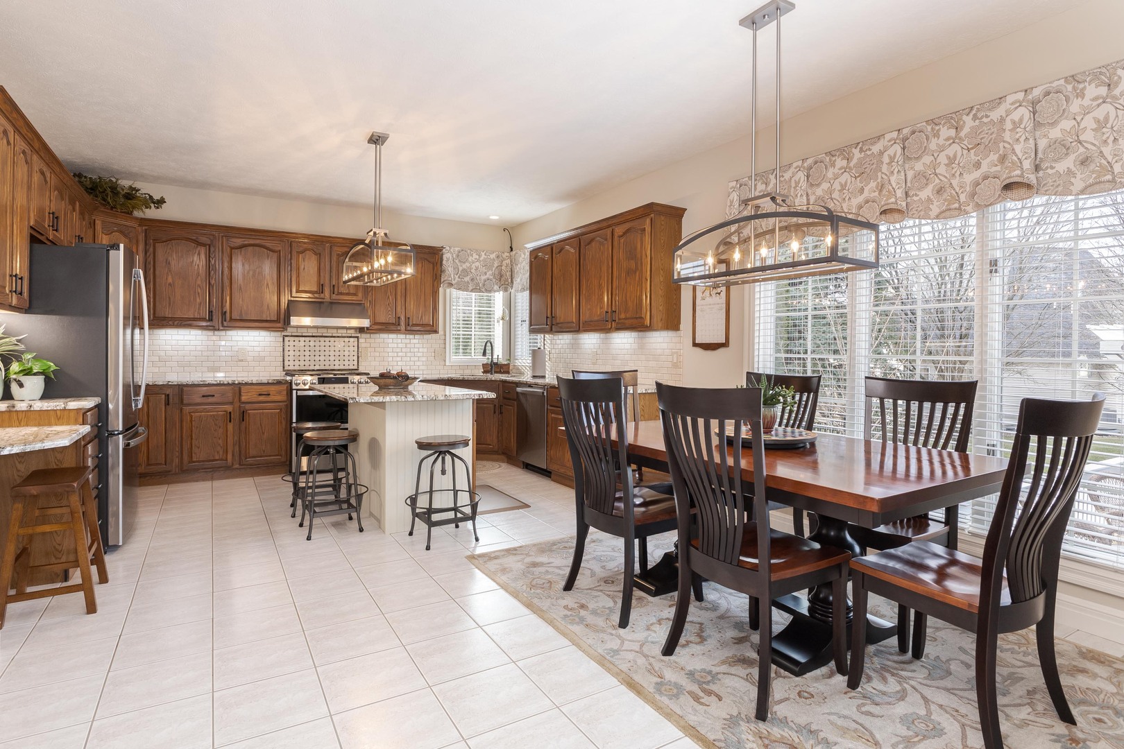 2006 Woodbine Road, Bloomington, IL 61704