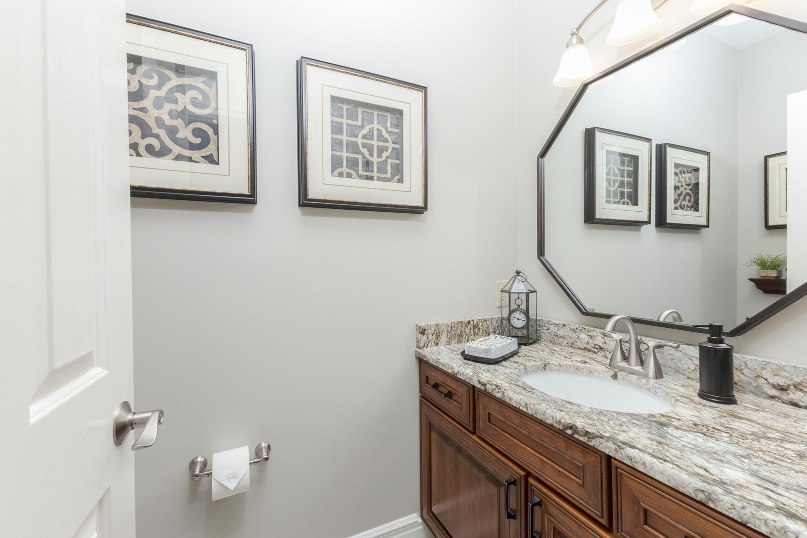 2006 Woodbine Road, Bloomington, IL 61704