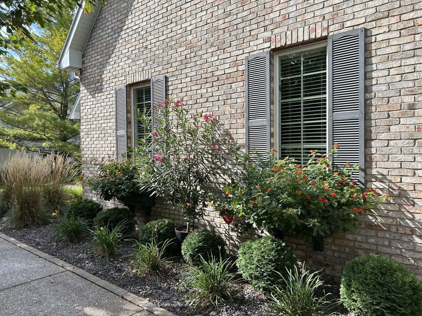 2006 Woodbine Road, Bloomington, IL 61704