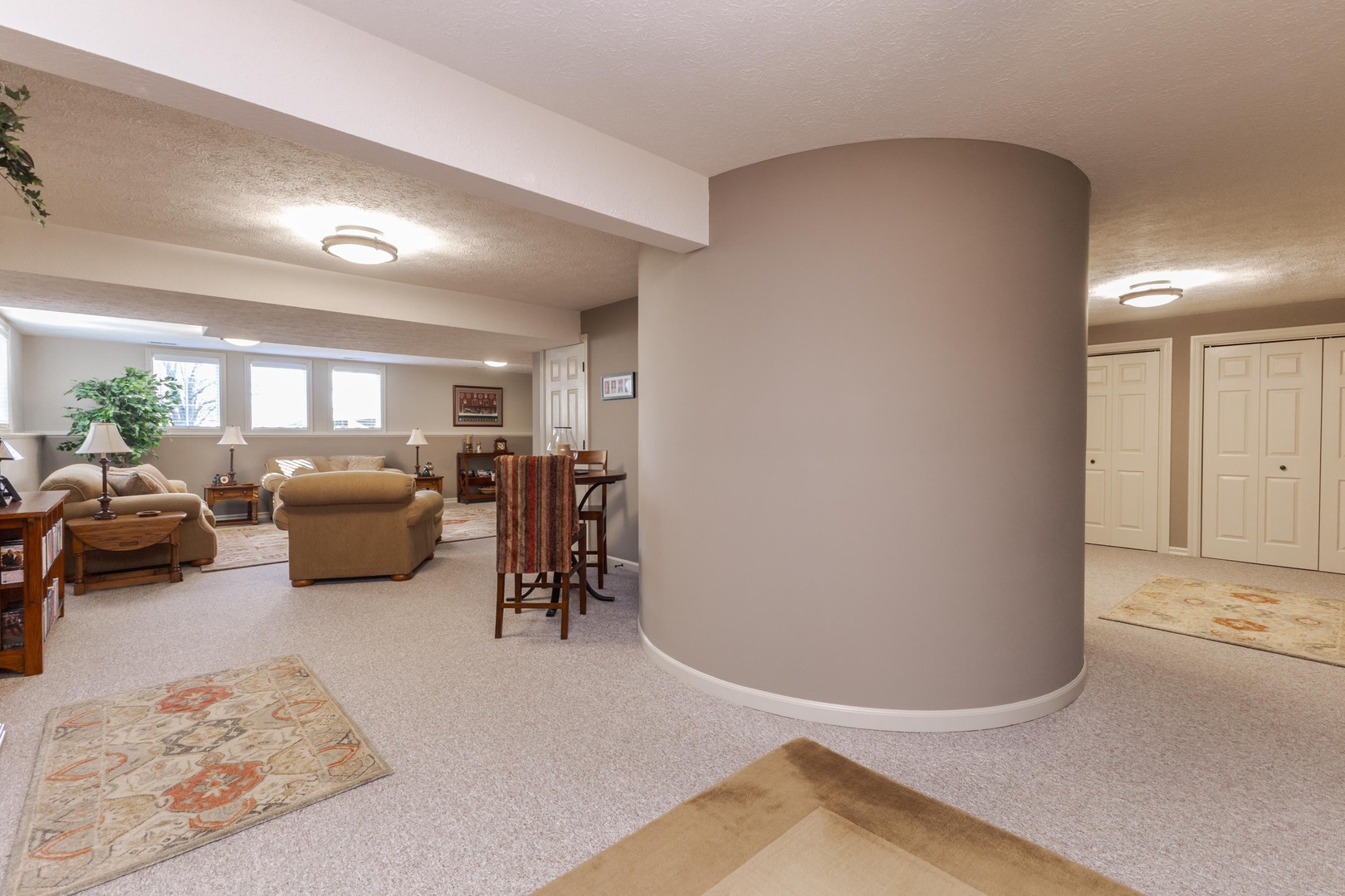 2006 Woodbine Road, Bloomington, IL 61704