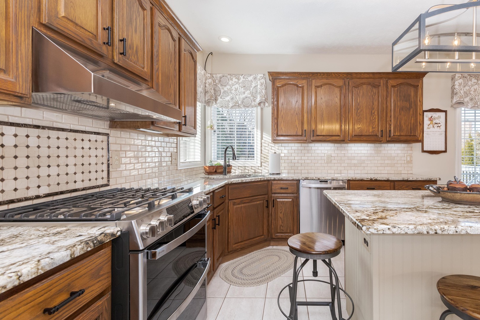 2006 Woodbine Road, Bloomington, IL 61704