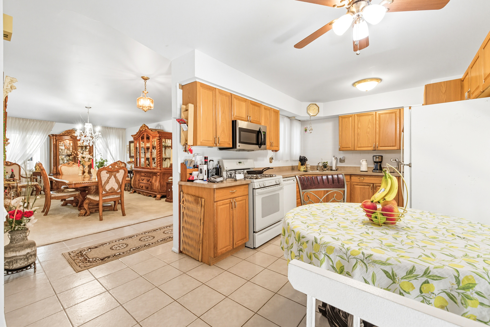 123 Honeysuckle Court, Rolling Meadows, IL 60008