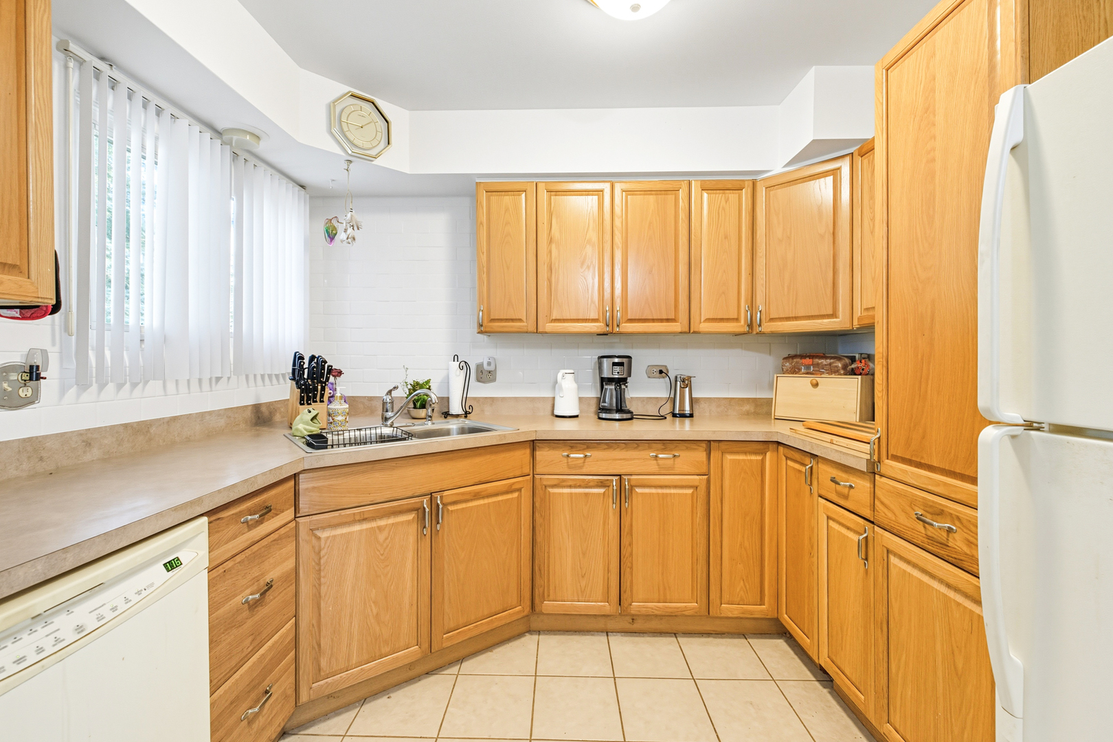 123 Honeysuckle Court, Rolling Meadows, IL 60008