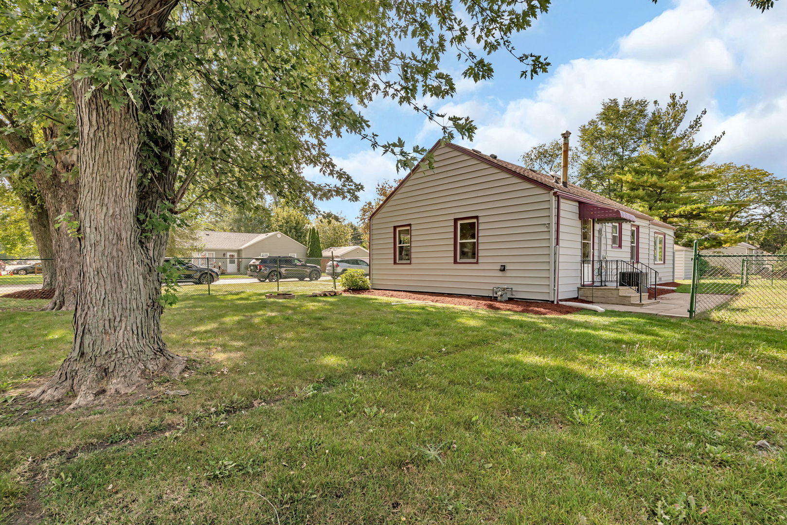 1901 Wilcox Street, Crest Hill, IL 60403