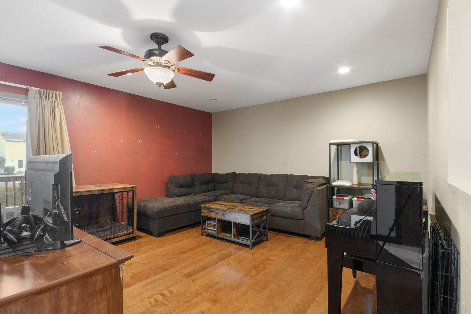 205 Raintree Court, Aurora, IL 60504