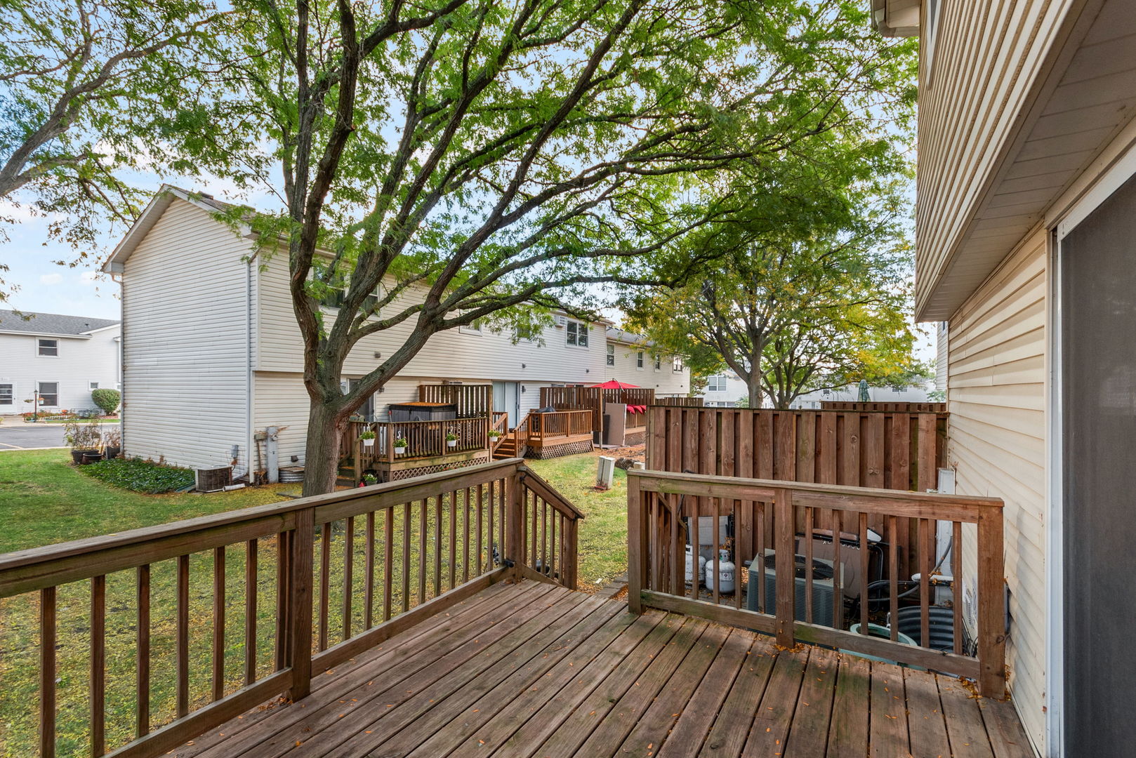 205 Raintree Court, Aurora, IL 60504