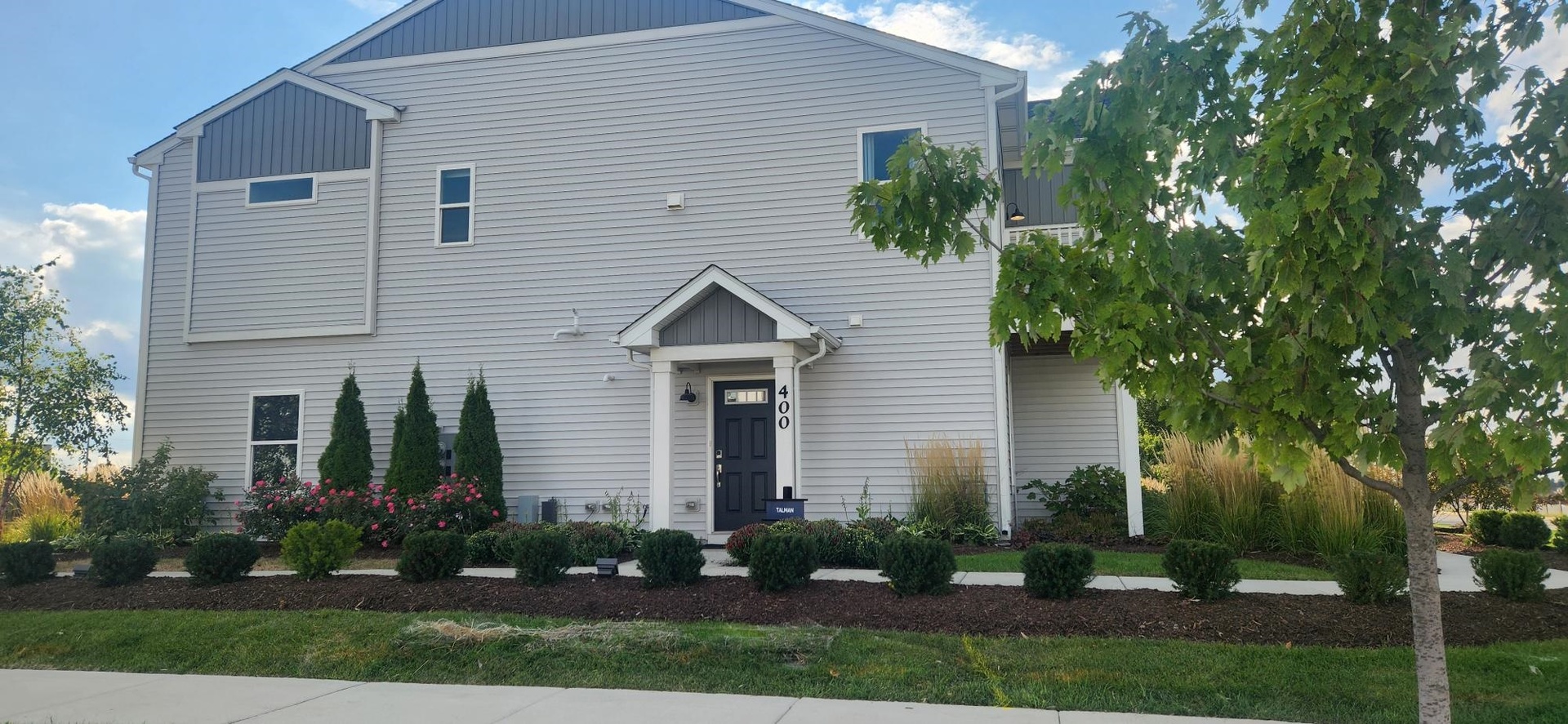 301 Kingsport Drive, South Elgin, IL 60177