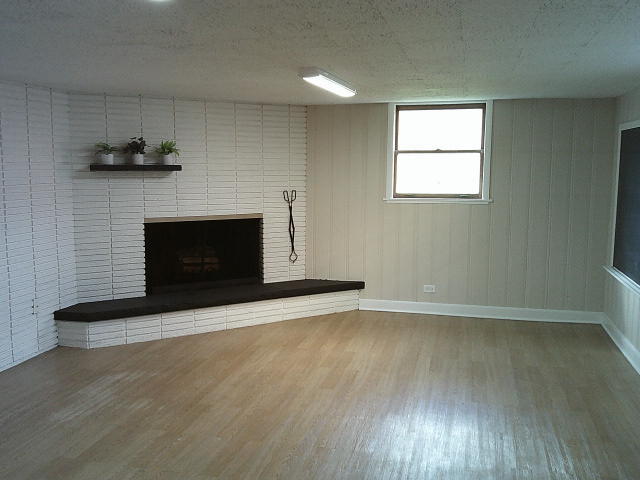 2918 W 99th Place, Evergreen Park, IL 60805