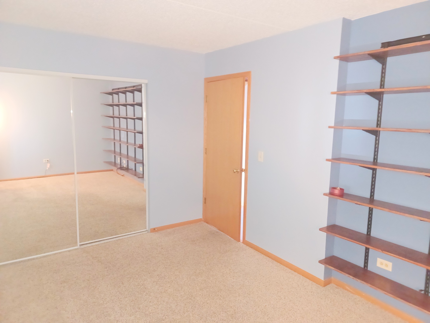 6810 Ridge Point Drive #1C, Oak Forest, IL 60452