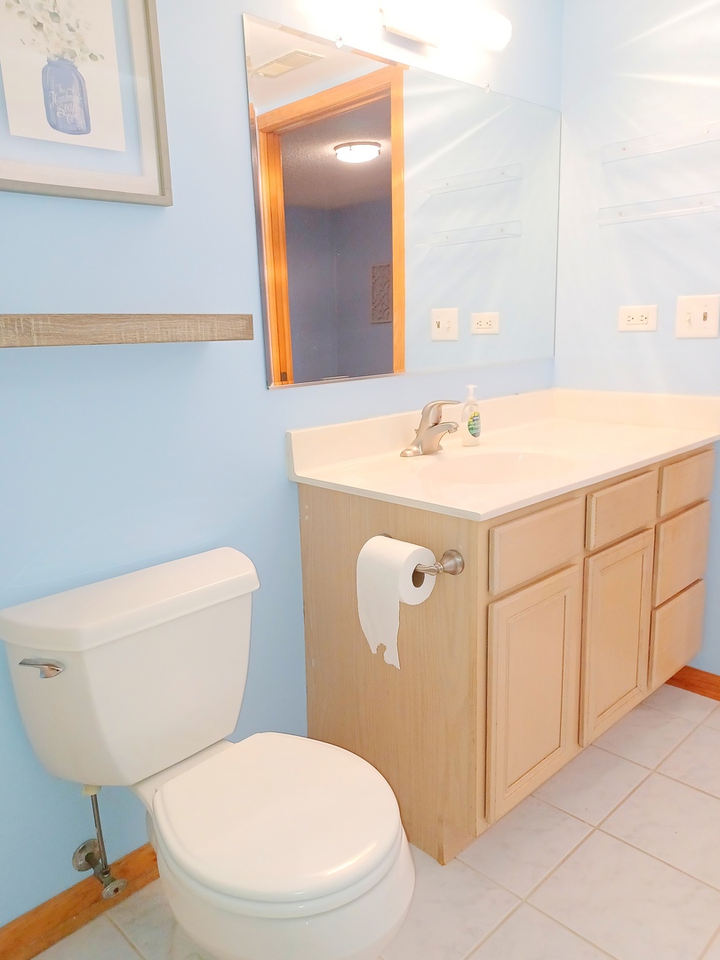 6810 Ridge Point Drive #1C, Oak Forest, IL 60452