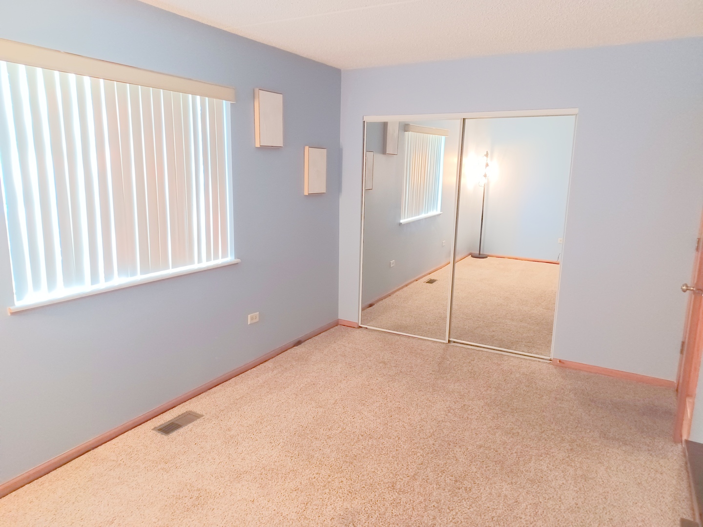 6810 Ridge Point Drive #1C, Oak Forest, IL 60452