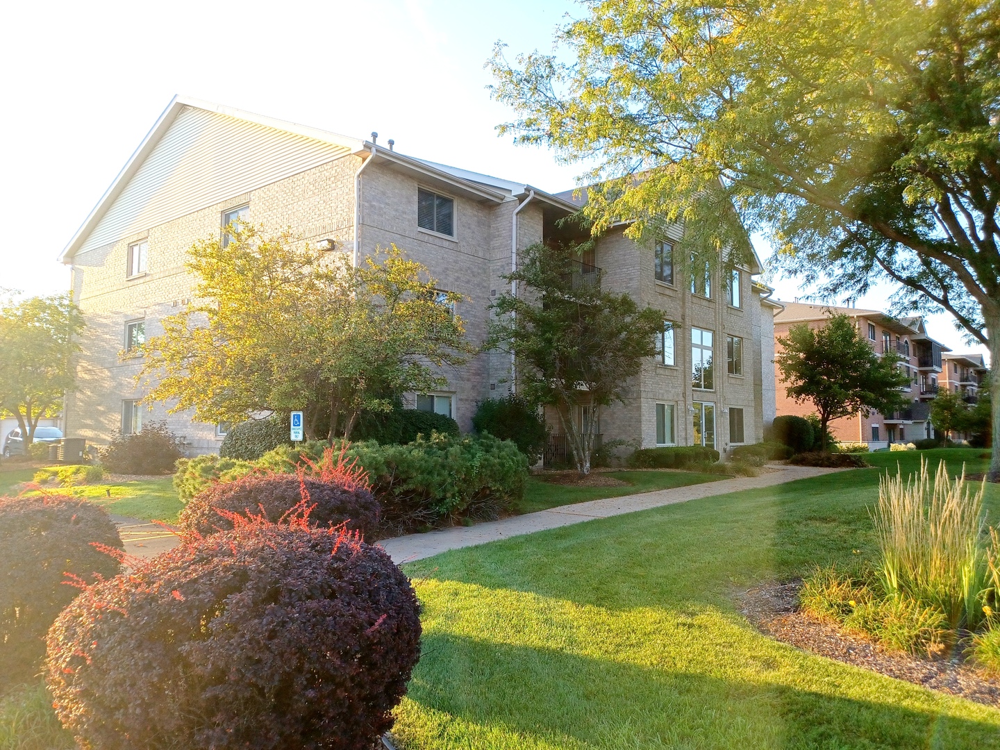 6810 Ridge Point Drive #1C, Oak Forest, IL 60452