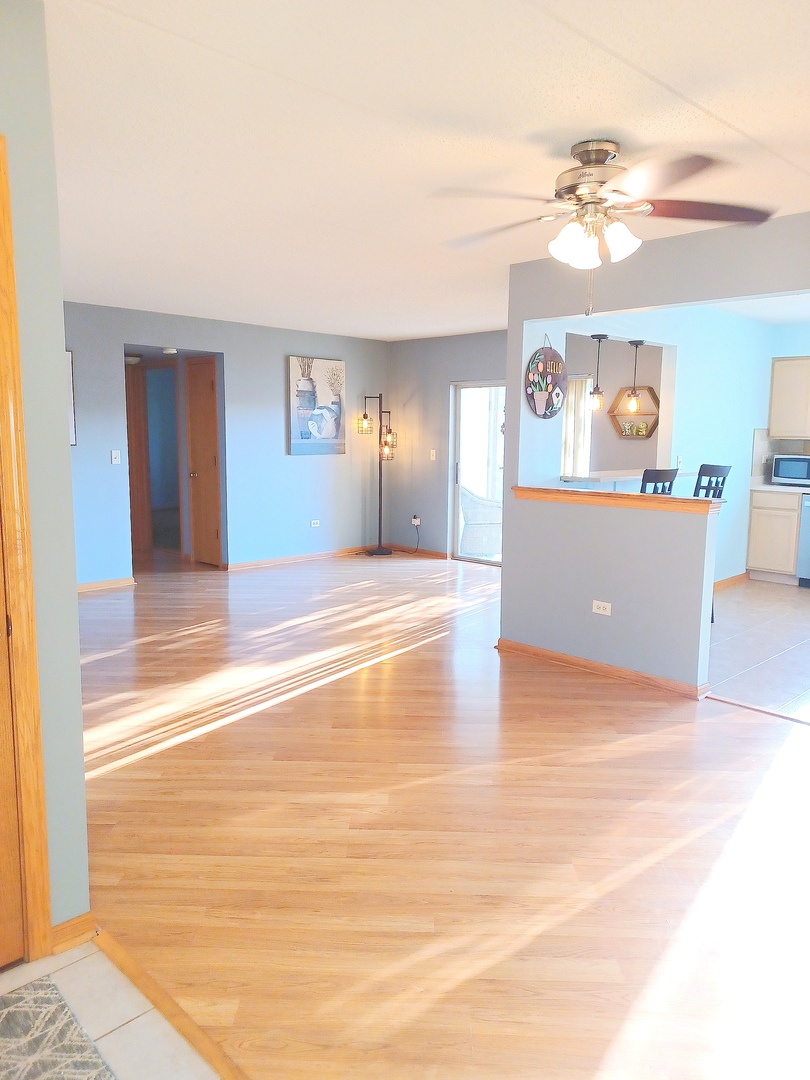 6810 Ridge Point Drive #1C, Oak Forest, IL 60452