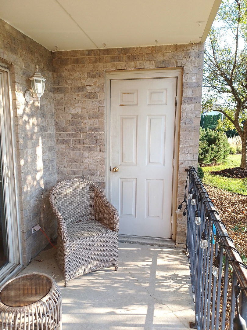 6810 Ridge Point Drive #1C, Oak Forest, IL 60452