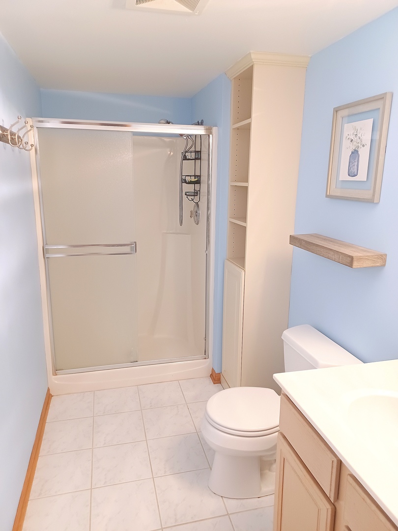 6810 Ridge Point Drive #1C, Oak Forest, IL 60452