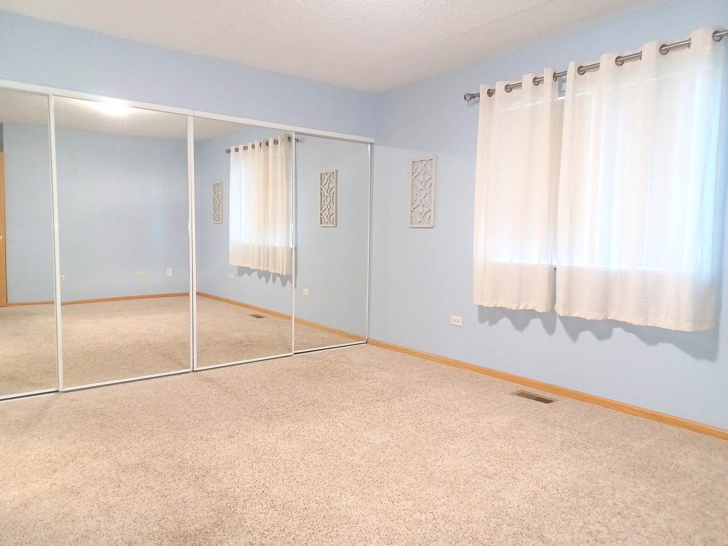 6810 Ridge Point Drive #1C, Oak Forest, IL 60452