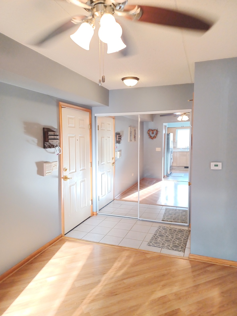 6810 Ridge Point Drive #1C, Oak Forest, IL 60452