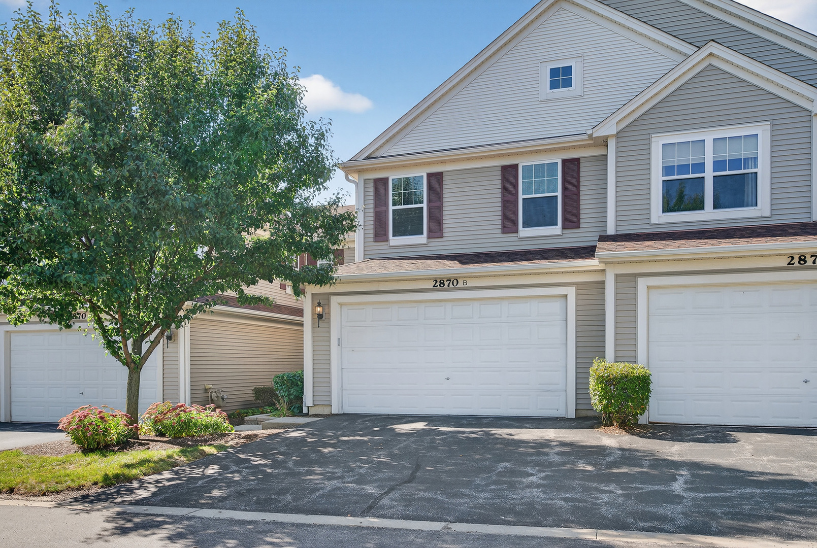 2870 GLACIER Way #B, Wauconda, IL 60084