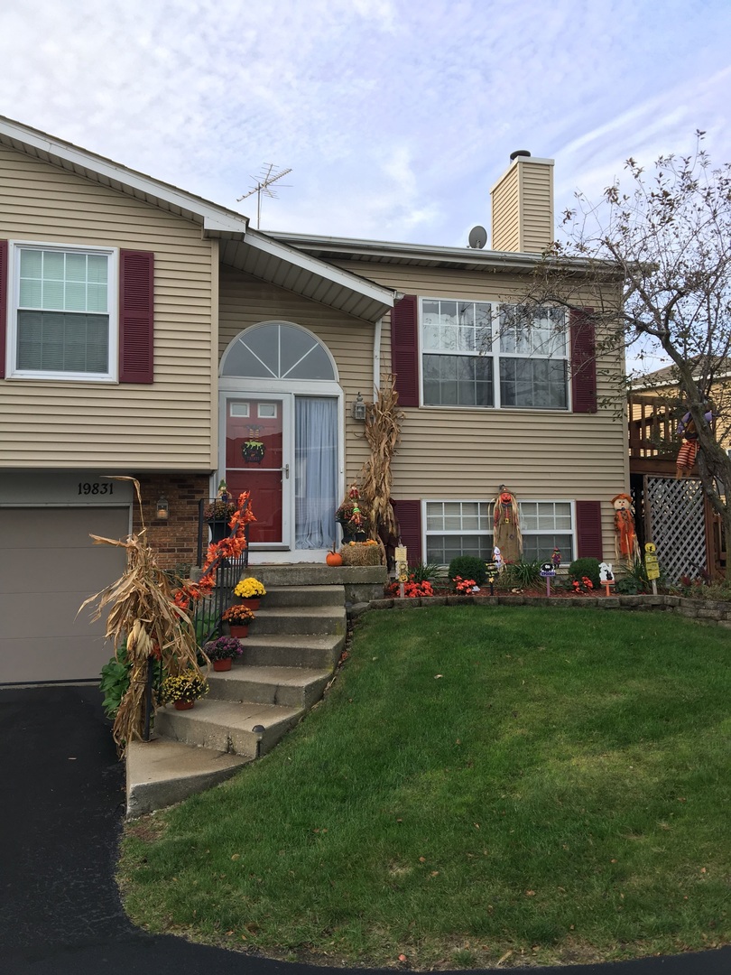 19831 S Edinburgh Lane, Frankfort, IL 60423