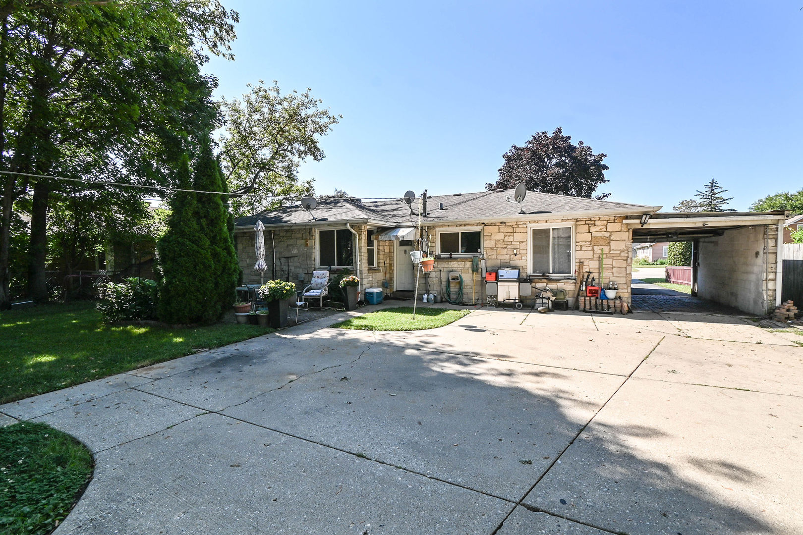 1641 Jackson Street, North Chicago, IL 60064