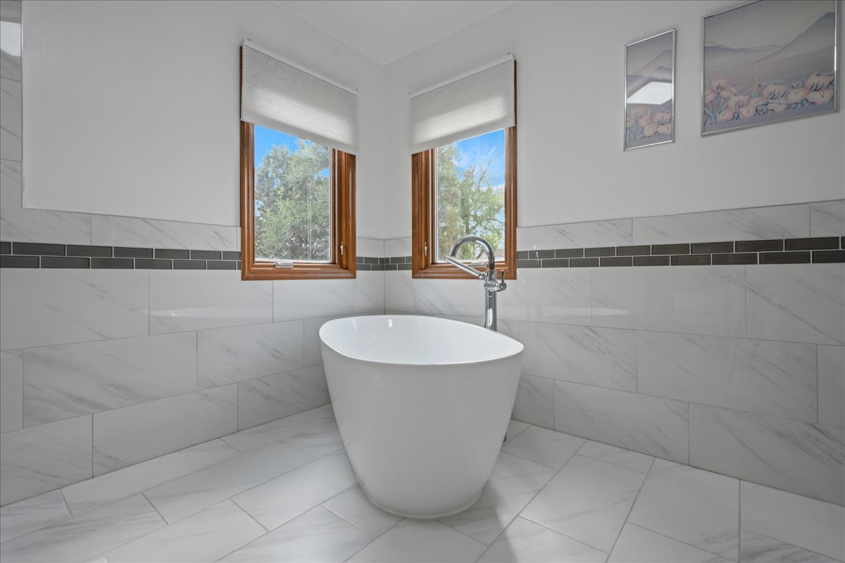 508 Braemar Avenue, Naperville, IL 60563