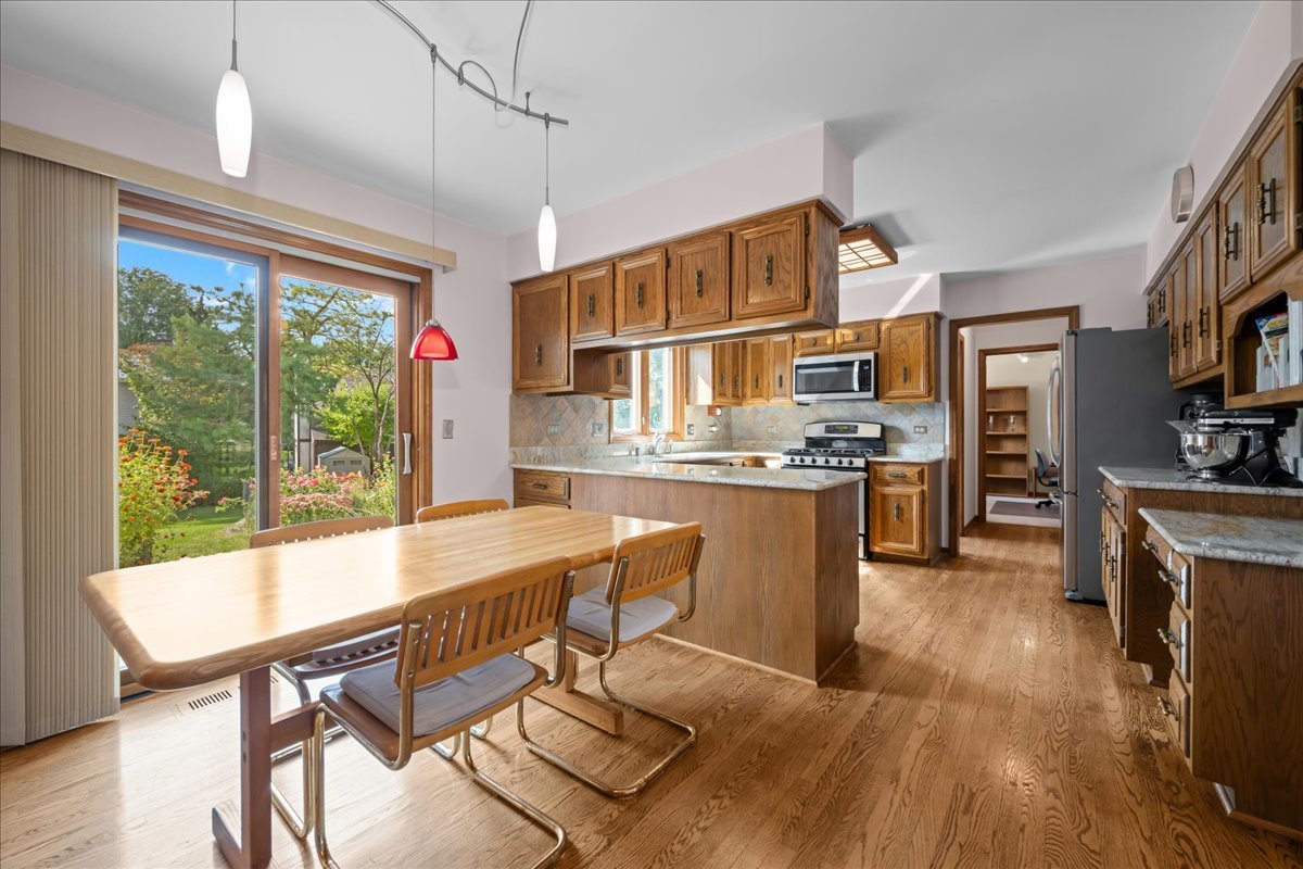 508 Braemar Avenue, Naperville, IL 60563