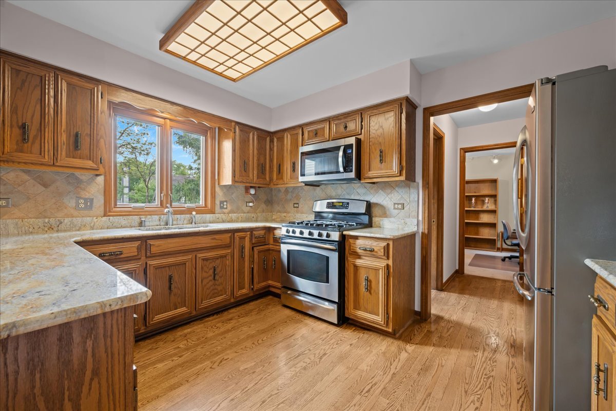 508 Braemar Avenue, Naperville, IL 60563