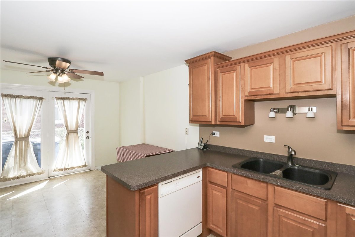 721 Dulles Road #B, Des Plaines, IL 60016