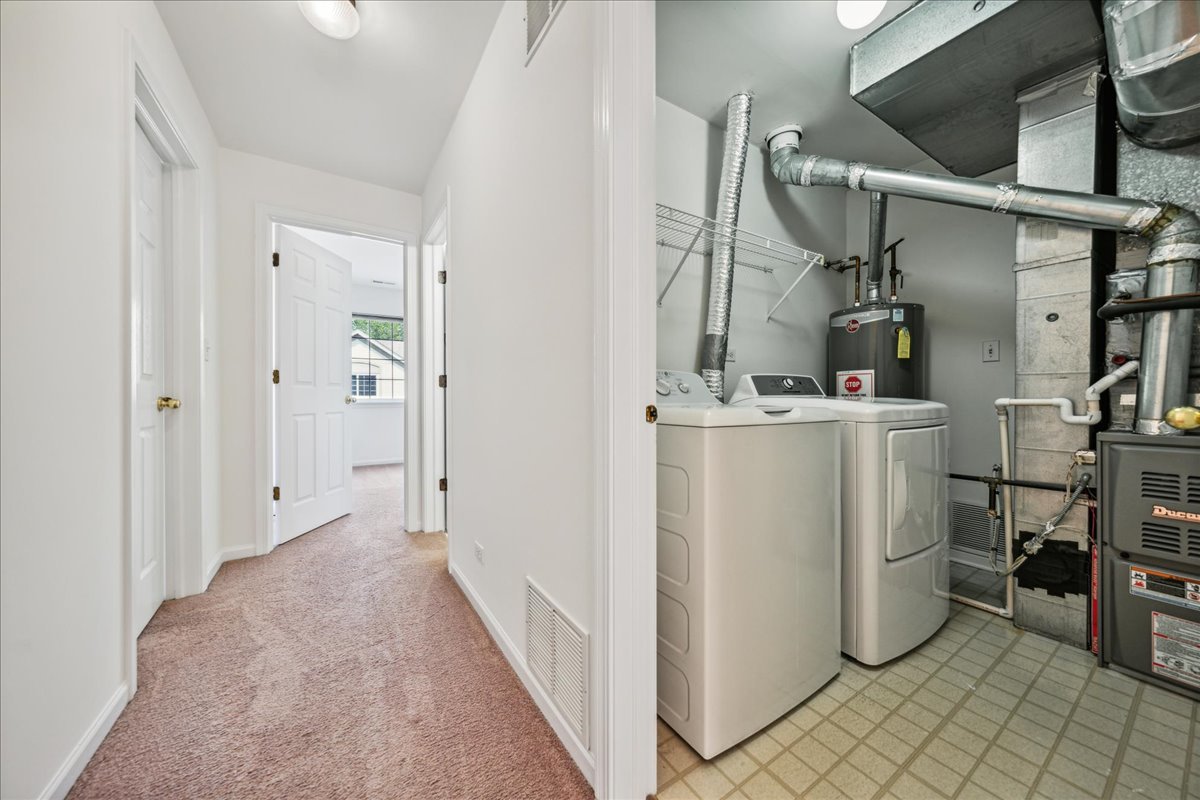 973 Parkhill Circle #973-B, Aurora, IL 60502