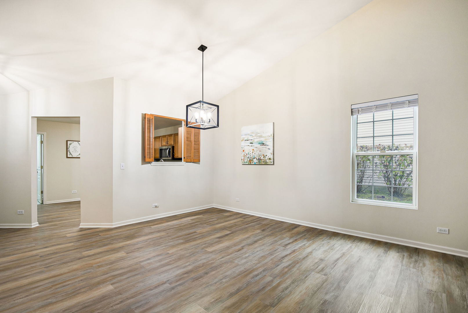 626 S Curran Road, Round Lake, IL 60073