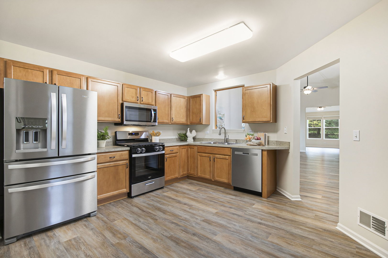 626 S Curran Road, Round Lake, IL 60073