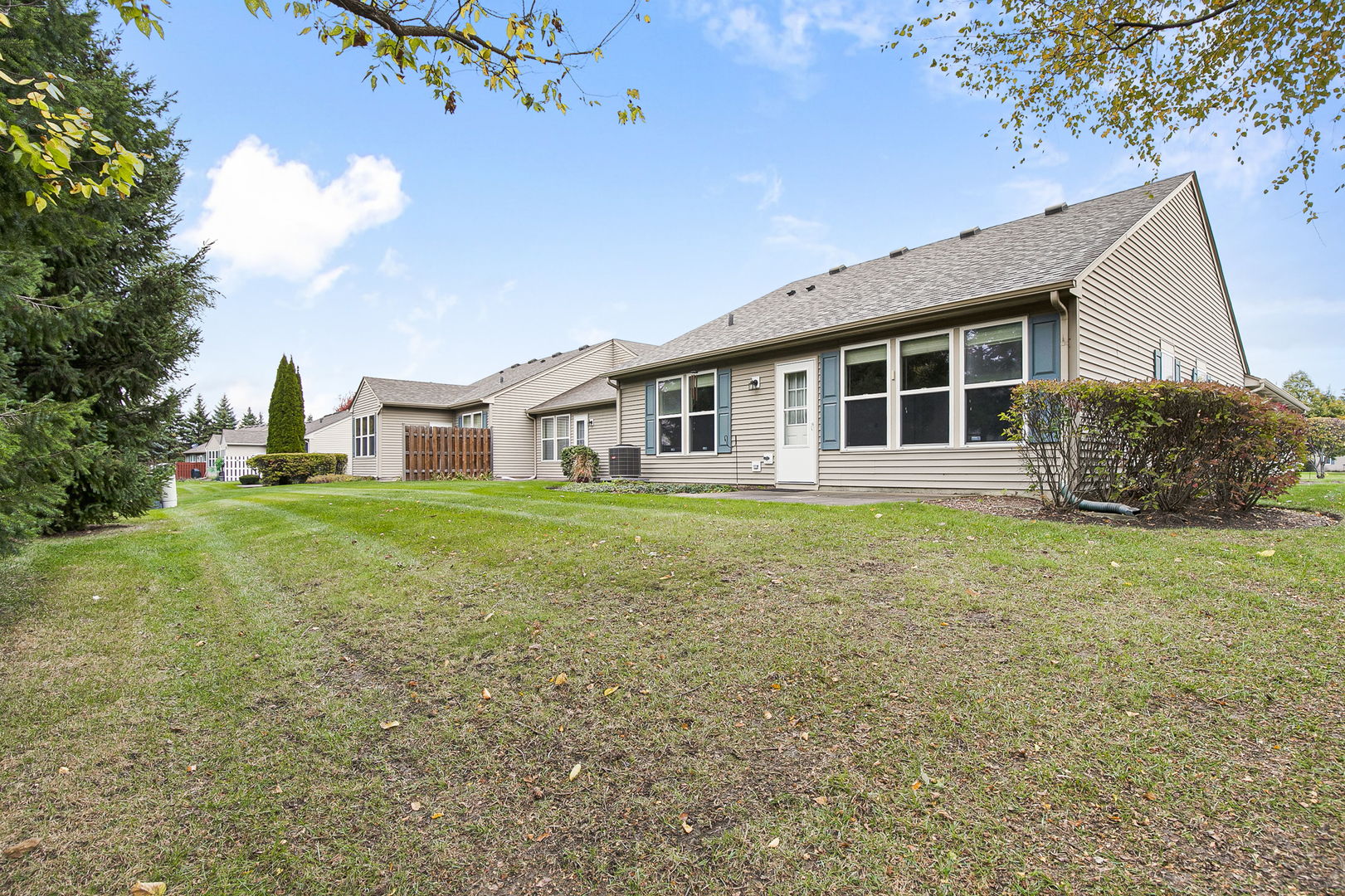 626 S Curran Road, Round Lake, IL 60073