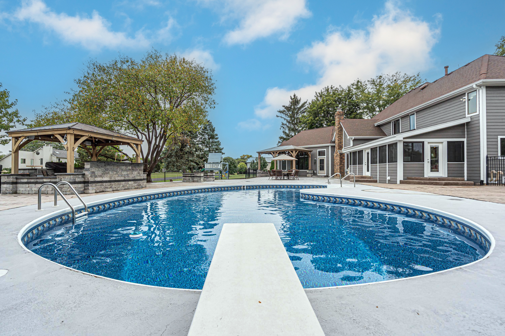 9S151 Skylane Drive, Naperville, IL 60564