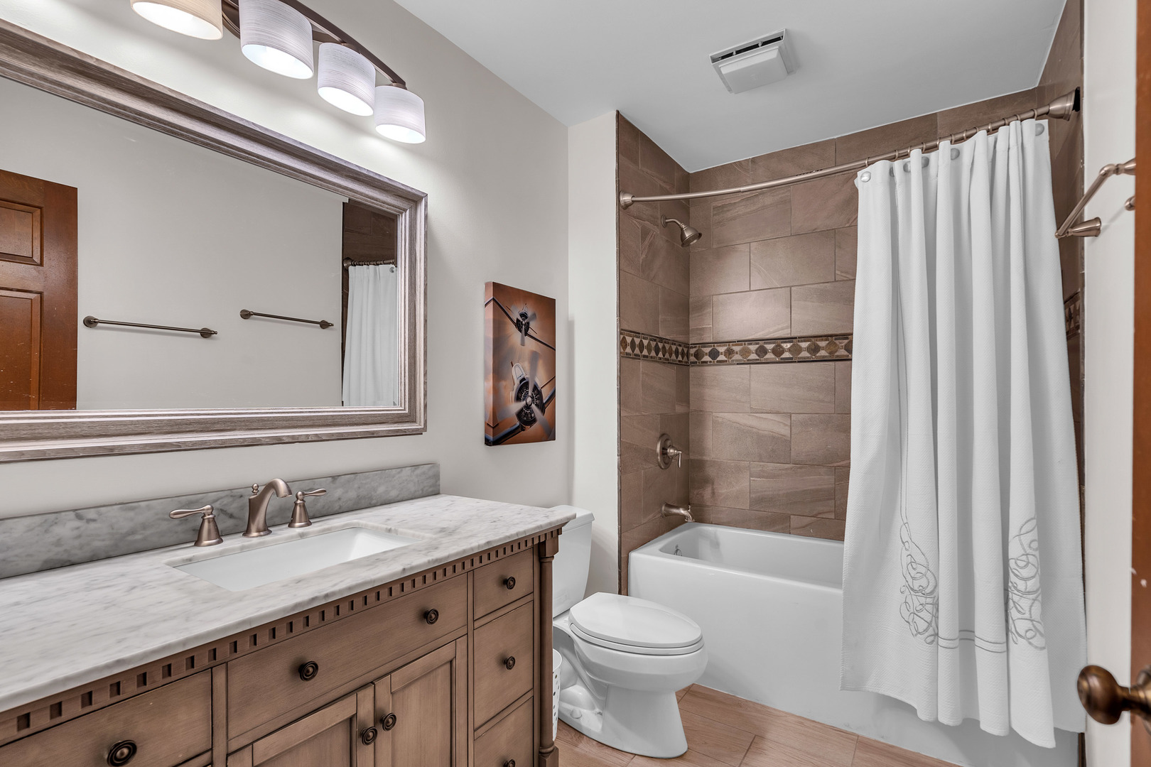 9S151 Skylane Drive, Naperville, IL 60564