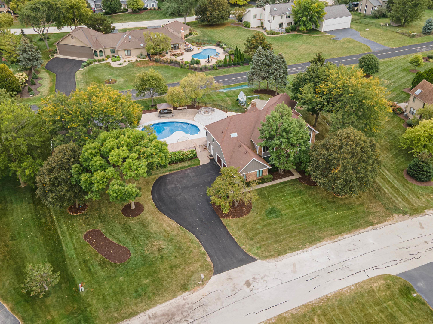 9S151 Skylane Drive, Naperville, IL 60564