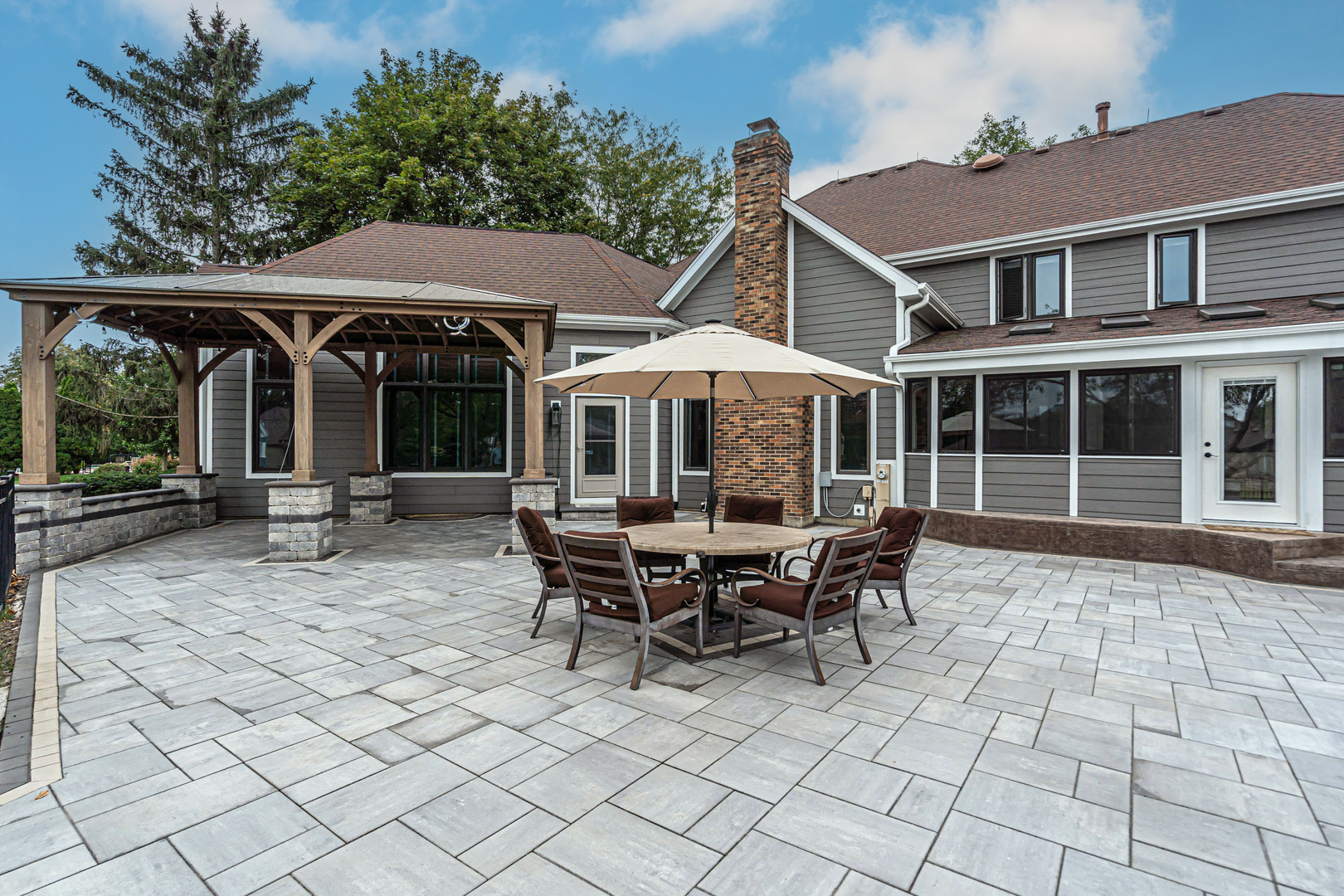 9S151 Skylane Drive, Naperville, IL 60564