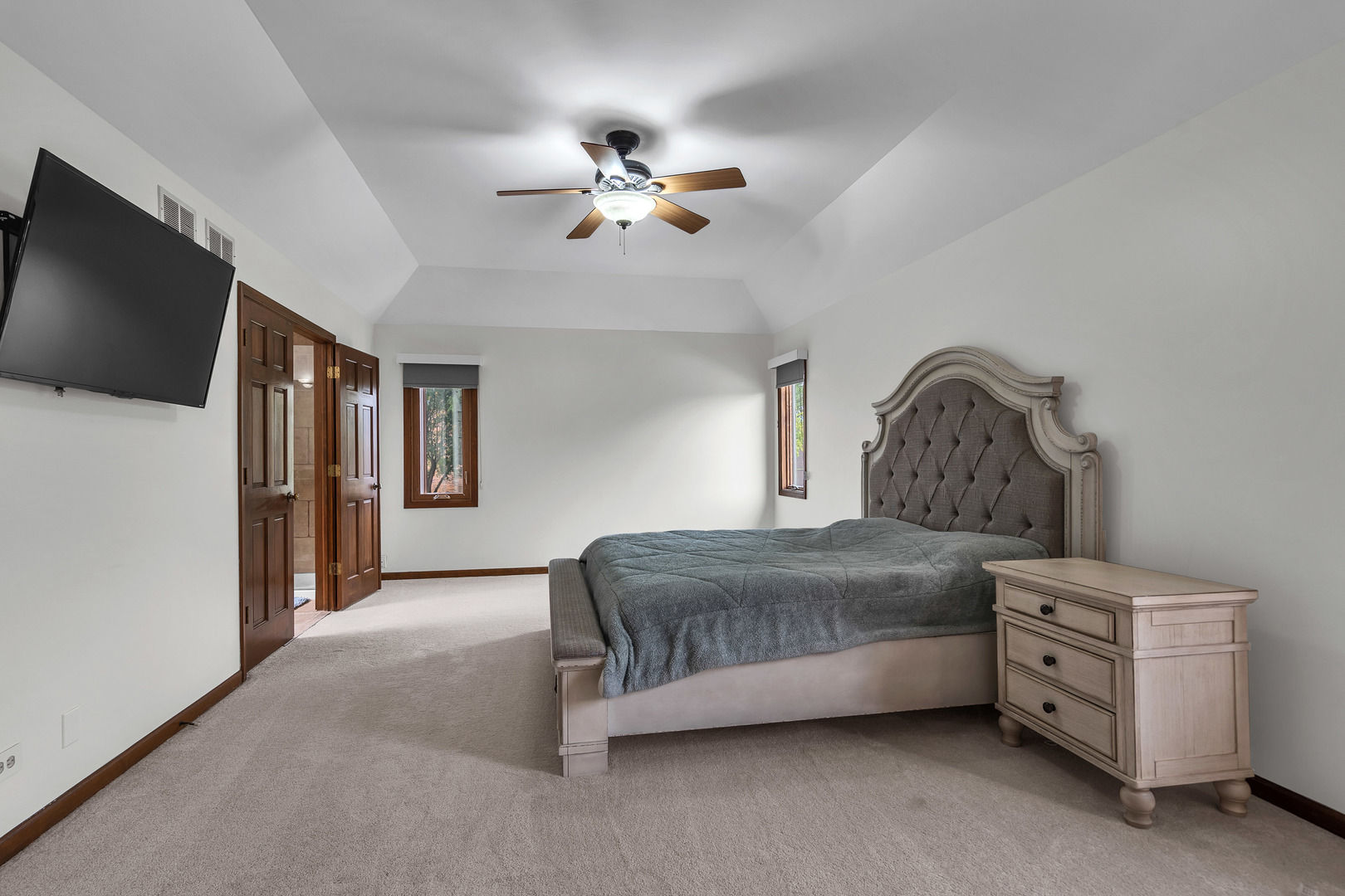 9S151 Skylane Drive, Naperville, IL 60564