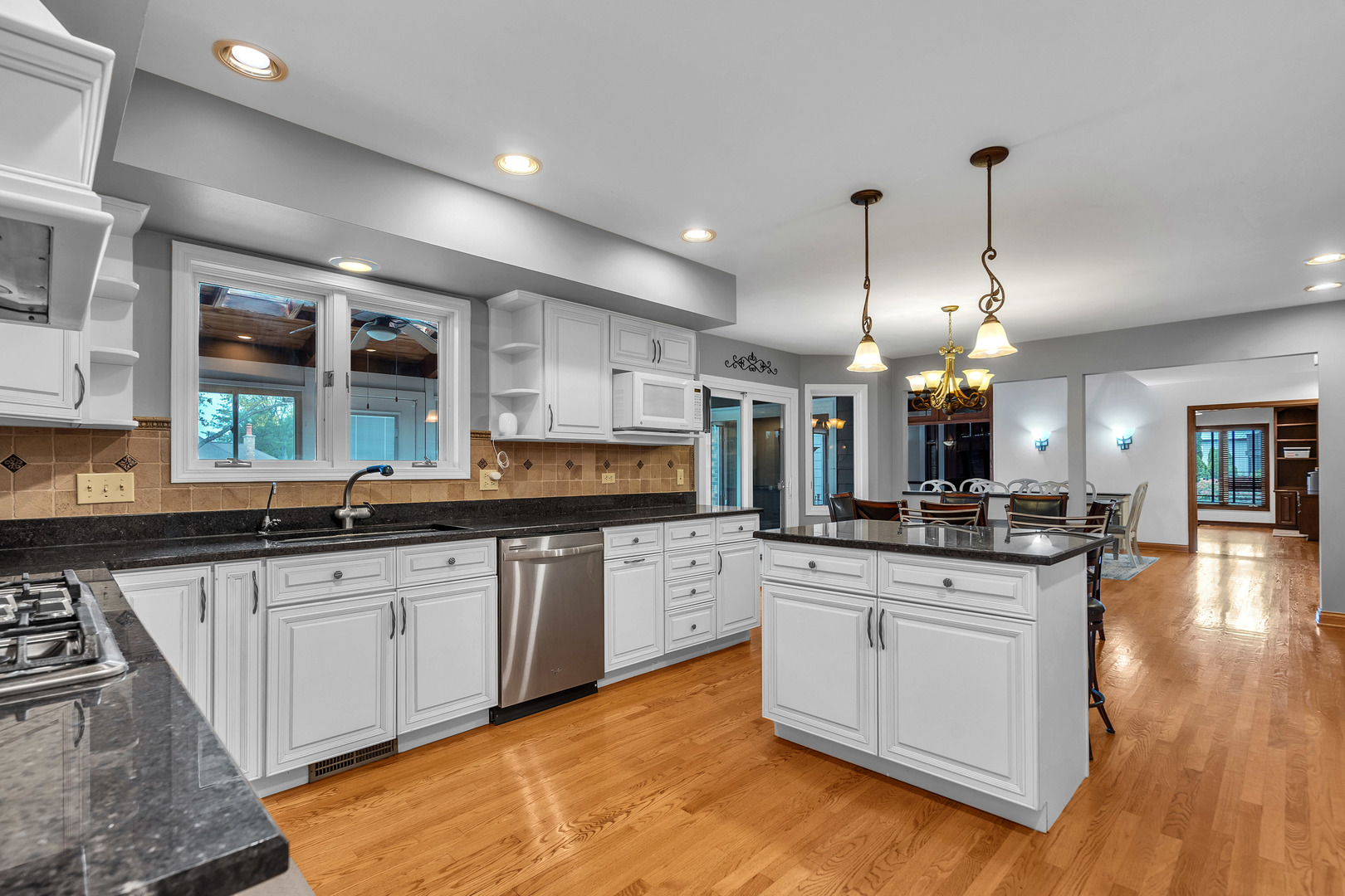 9S151 Skylane Drive, Naperville, IL 60564