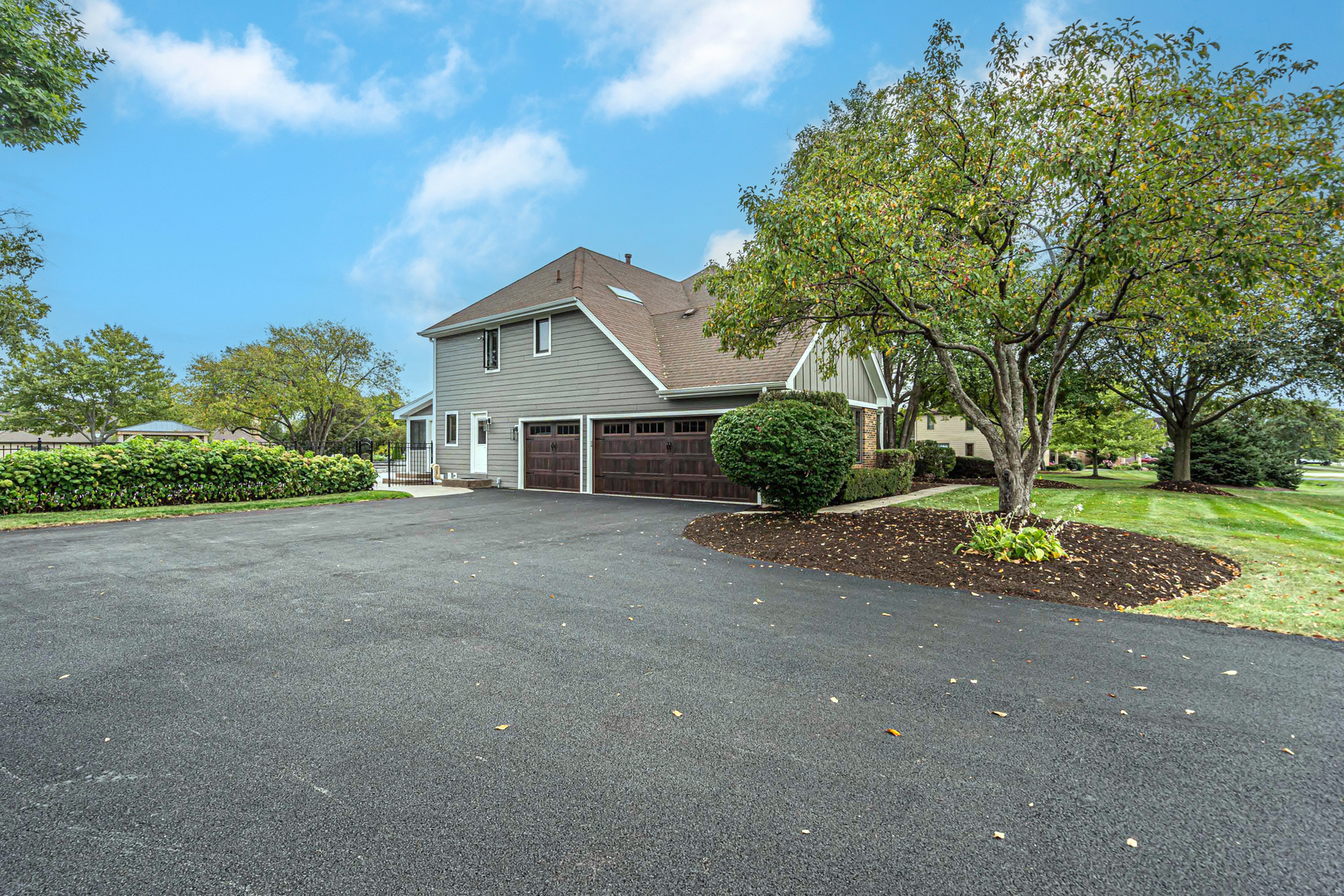 9S151 Skylane Drive, Naperville, IL 60564