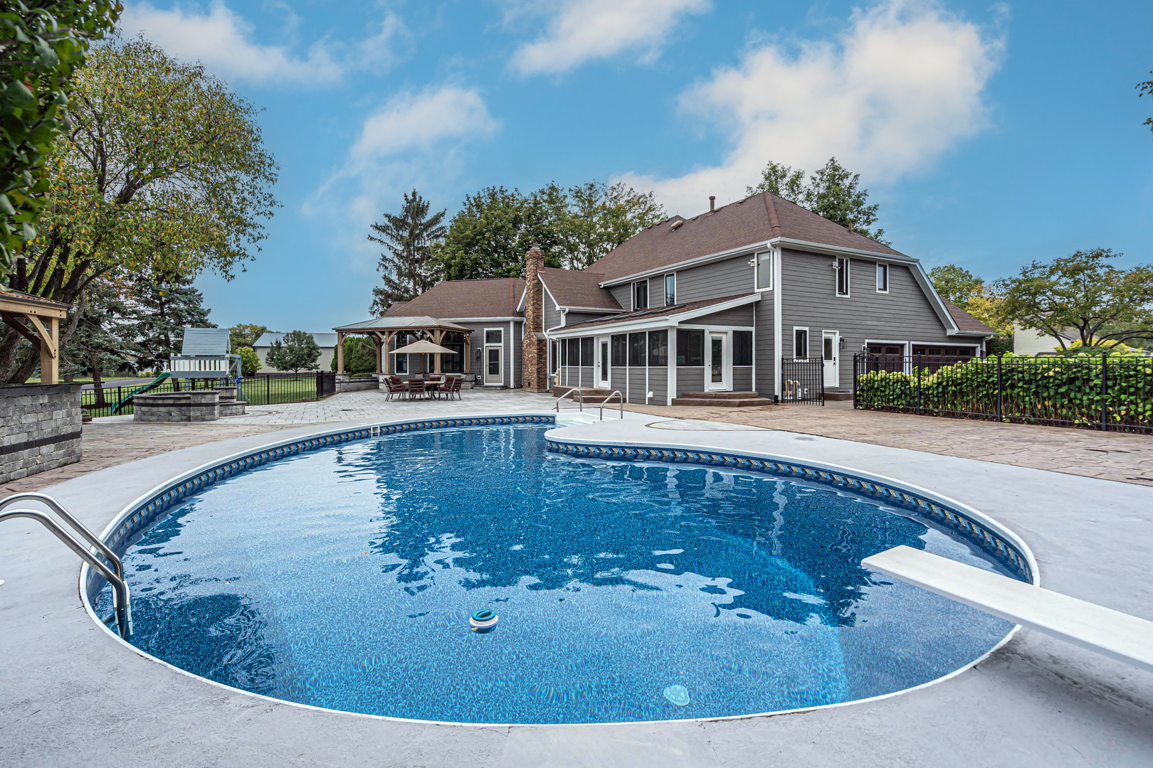 9S151 Skylane Drive, Naperville, IL 60564