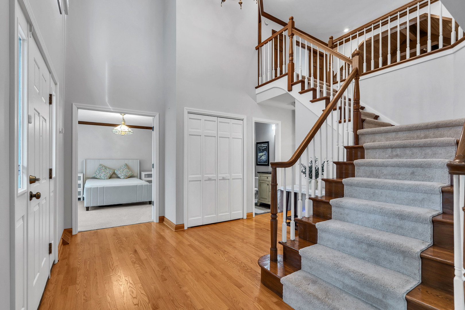 9S151 Skylane Drive, Naperville, IL 60564