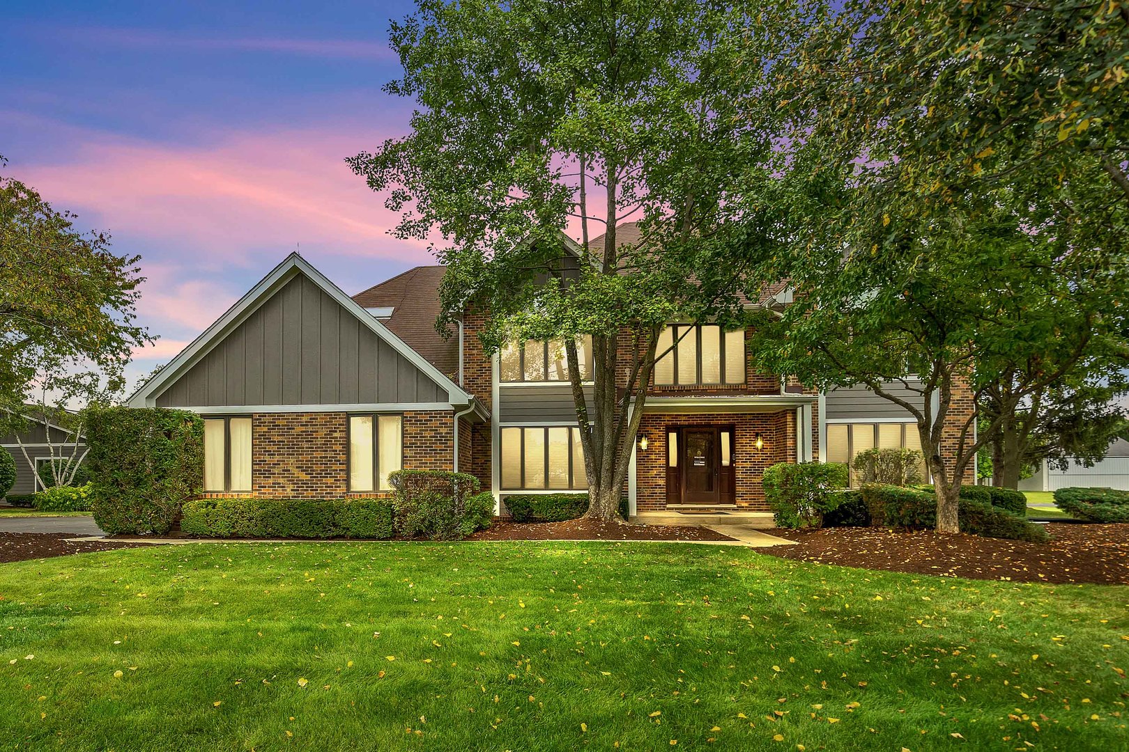 9S151 Skylane Drive, Naperville, IL 60564